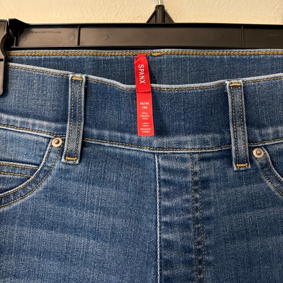 SPANX Vintage Indigo Medium Wash Wide Leg Pull On Jeans, Size Medium Womens - Picture 3 of 4